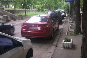 Выкручиваются, как могут: свежая фотоподборка наглых водителей в Одессе
