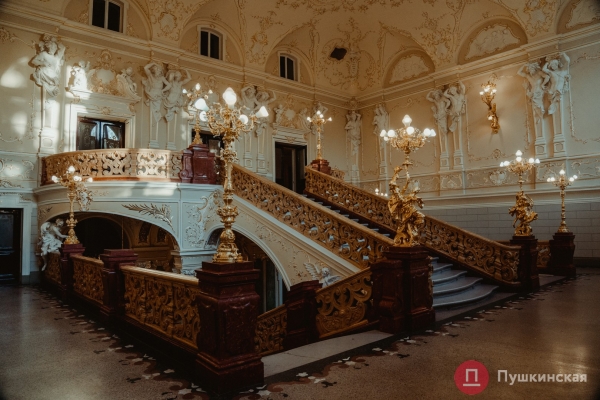 Айсберг искусства: огромный фоторепортаж о блеске и подземных «тайнах» одесского Оперного театра