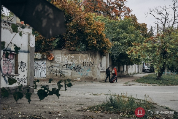 Нетуристическая Одесса, часть 2: смесь старого города и промзоны на Сахалинчике. Фоторепортаж