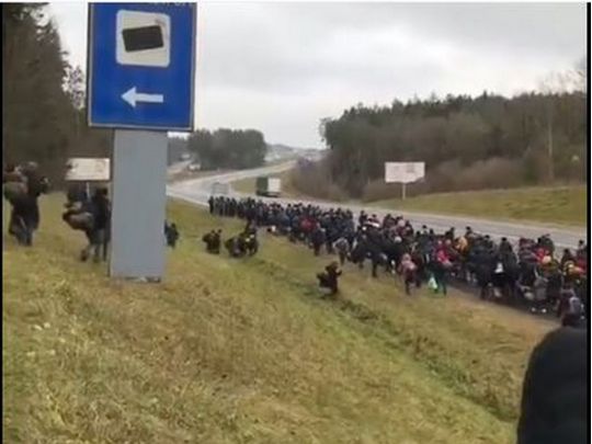 Польща приводить військових у боєготовність через ситуацію з мігрантами на кордоні з Білоруссю