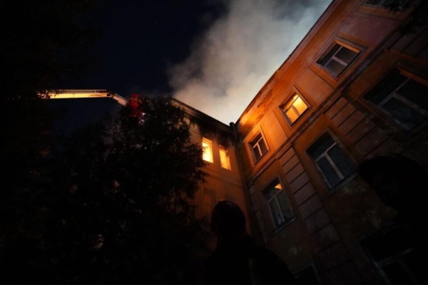 В Киеве ночью пылало здание гимназии восточных языков
