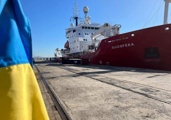 Из-за войны ледокол "Ноосфера" не может вернуться в Одессу