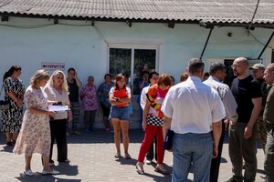 Осмотрел порты и пообщался с переселенцами: Премьер-министр Украины Денис Шмыгаль побывал в Одесской области