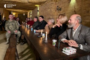 В одесских катакомбах писали диктант национального единства