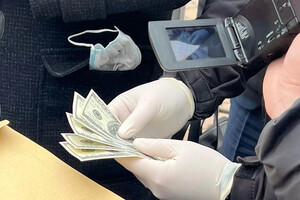 В Одессе помощник судьи за взятку "сливал" информацию о запланированных обысках