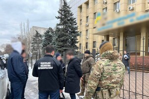 В Одессе помощник судьи за взятку "сливал" информацию о запланированных обысках