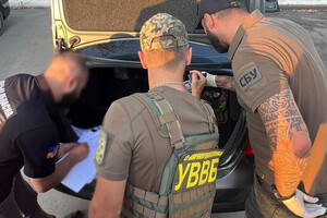 Начальник и инспектор отдела погранслужбы в Одесской области брали взятки при осмотре суден