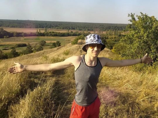 «Якщо треба буде померти за Україну — я помру»: хлопець з Київщини з ДЦП мріє захищати Україну