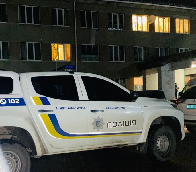 Вбивство школяра на Прикарпатті: поліція затримала вчителя, на уроці якого сталася трагедія (фото)