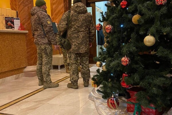В Одессе ТЦК устроили облавы по спортзалам и вручают повестки мужчинам