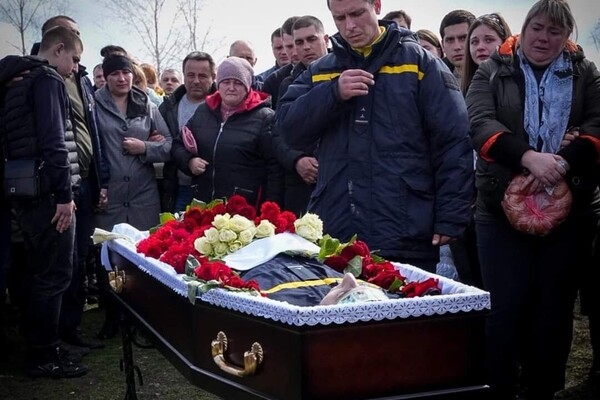 В Одесской области простились со спасателями, погибшими во время повторного ракетного удара 15 марта 