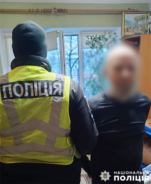 В Києві чоловік стріляв з балкона багатоповерхівки, йому загрожує до 5 років за гратами