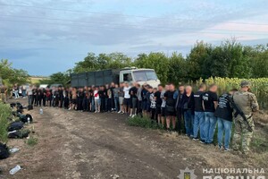 В Одесской области в "КАМАЗЕ" задержали 48 военнообязанных, которые пытались сбежать в ПМР