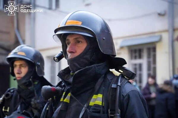 В центре Одессы вспыхнул пожар в квартире: подробности