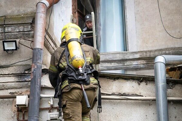 В Одессе горел жилой дом: погиб человек В Одессе горел жилой дом: погиб человек