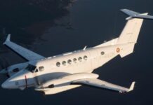 Французский самолет-разведчик Beechcraft VADOR зафиксировали над Черным морем